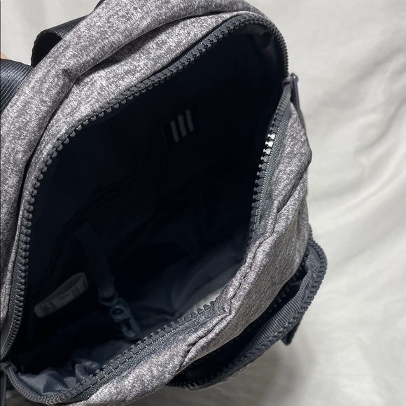 NWT ❤️ Adidas Mini Backpack Bag in Heather Gray, Roomy, Sporty & Cute! - Picture 7 of 12